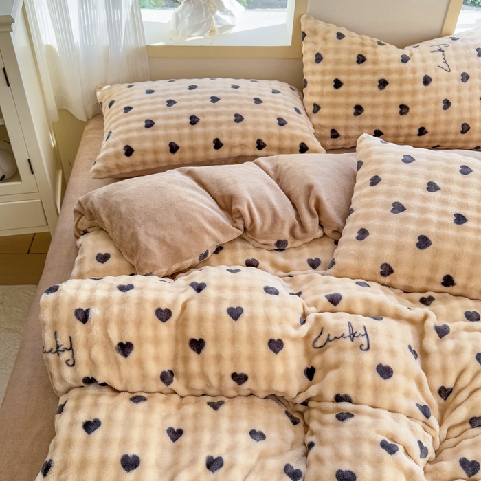 91家纺网 家纺一手货源 找家纺 仟岸家纺 2025新款泡泡绒印花四件套 黑A