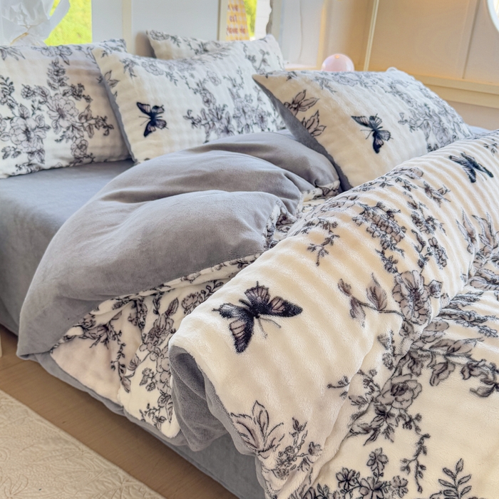 91家纺网 家纺一手货源 找家纺 仟岸家纺 2025新款泡泡绒印花四件套 蝴蝶纷飞