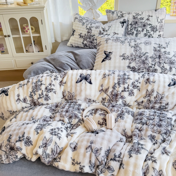 91家纺网 家纺一手货源 找家纺 仟岸家纺 2025新款泡泡绒印花四件套 蝴蝶纷飞