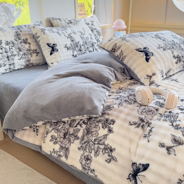 91家纺网 家纺一手货源 找家纺 仟岸家纺 2025新款泡泡绒印花四件套 蝴蝶纷飞