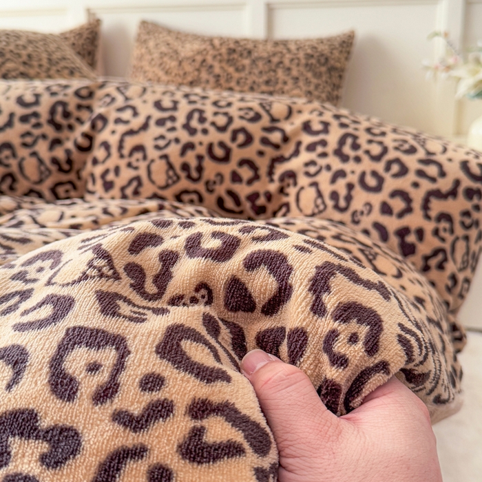 91家纺网 家纺一手货源 找家纺 （总）仟岸家纺 2025新款牛奶绒印花四件套