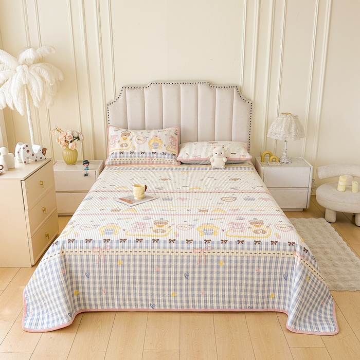 91家纺网 家纺一手货源 找家纺 LIFE.丽芙 2025新款A类四季可用A版全棉数码印花B版牛奶绒单件夹棉炕盖床盖三件套 床盖-乐园