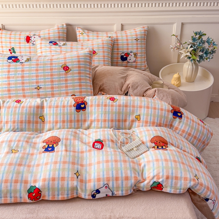 91家纺网 家纺一手货源 找家纺 仟岸家纺 2025新款牛奶绒印花四件套 草莓喵