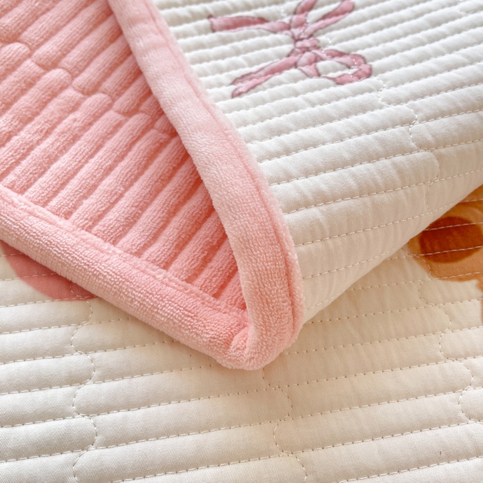 91家纺网 家纺一手货源 找家纺 LIFE.丽芙 2025新款A类四季可用A版全棉数码印花B版牛奶绒单件夹棉床褥垫三件套 床褥垫-安琪拉-粉