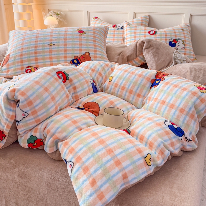 91家纺网 家纺一手货源 找家纺 仟岸家纺 2025新款牛奶绒印花四件套 草莓喵