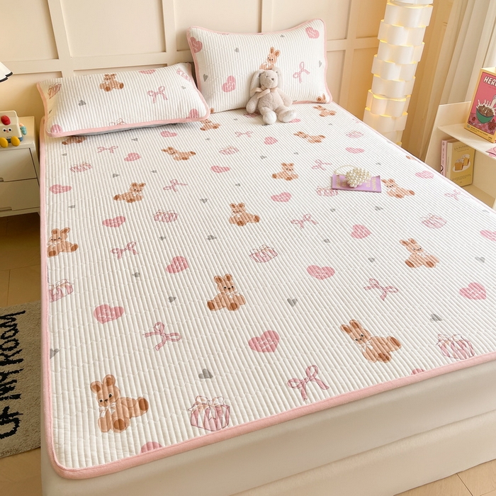 91家纺网 家纺一手货源 找家纺 LIFE.丽芙 2025新款A类四季可用A版全棉数码印花B版牛奶绒单件夹棉床褥垫三件套 床褥垫-安琪拉-粉