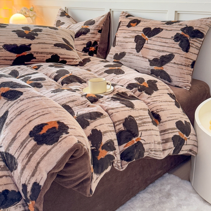 91家纺网 家纺一手货源 找家纺 仟岸家纺 2025新款牛奶绒印花四件套 蝴蝶