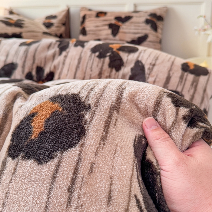 91家纺网 家纺一手货源 找家纺 仟岸家纺 2025新款牛奶绒印花四件套 蝴蝶