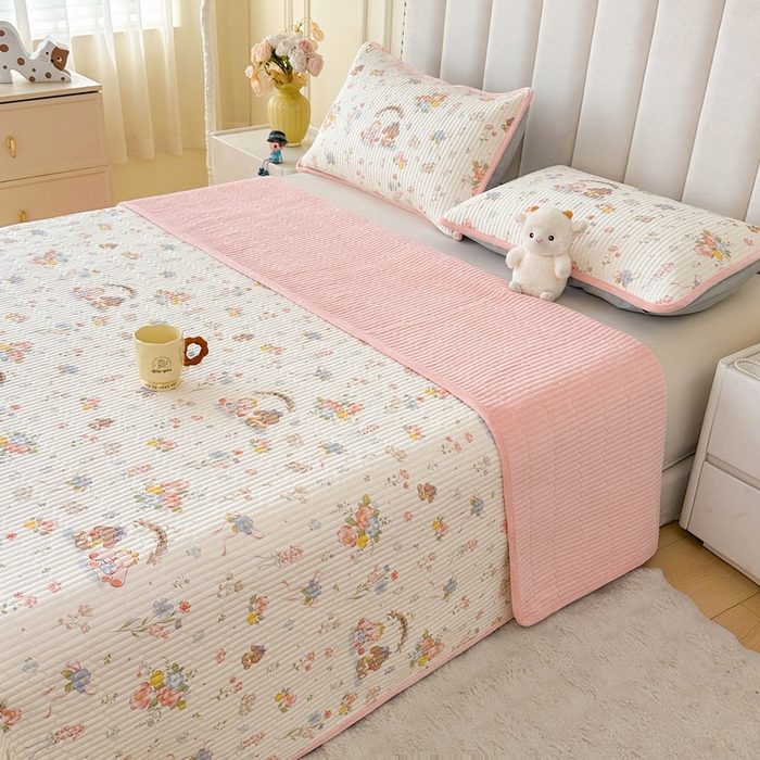 91家纺网 家纺一手货源 找家纺 LIFE.丽芙 2025新款A类四季可用A版全棉数码印花B版牛奶绒单件夹棉炕盖床盖三件套 床盖-浪漫花丛