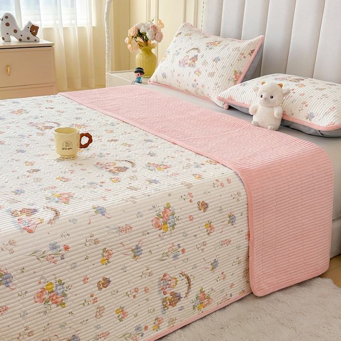 91家纺网 家纺一手货源 找家纺 LIFE.丽芙 2025新款A类四季可用A版全棉数码印花B版牛奶绒单件夹棉炕盖床盖三件套 床盖-浪漫花丛