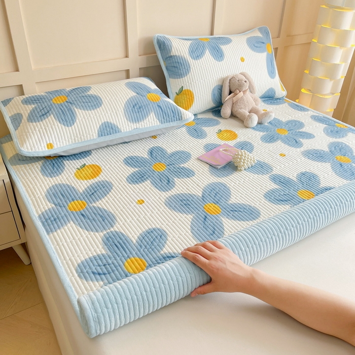 91家纺网 家纺一手货源 找家纺 LIFE.丽芙 2025新款A类四季可用A版全棉数码印花B版牛奶绒单件夹棉床褥垫三件套 床褥垫-向阳花