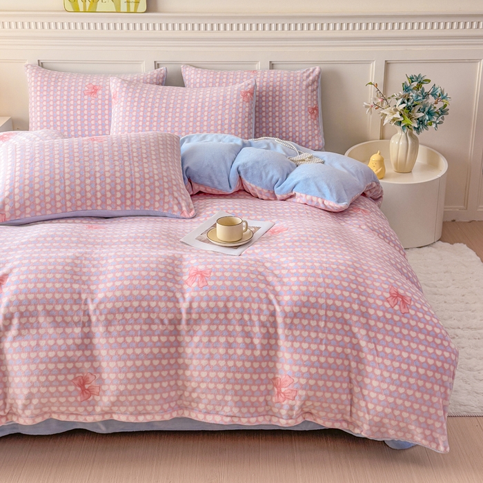 91家纺网 家纺一手货源 找家纺 仟岸家纺 2025新款牛奶绒印花四件套 蝴蝶结爱心