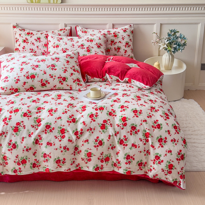 91家纺网 家纺一手货源 找家纺 仟岸家纺 2025新款牛奶绒印花四件套 花妖白