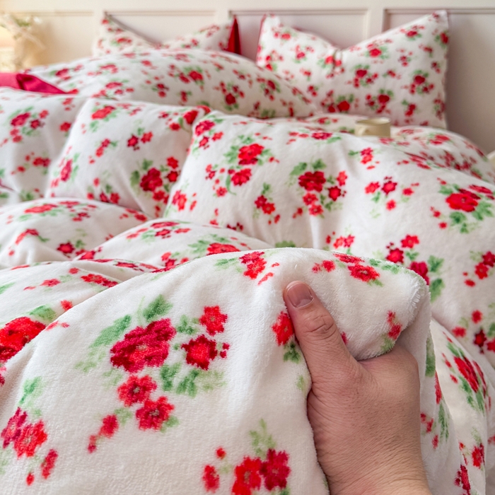 91家纺网 家纺一手货源 找家纺 仟岸家纺 2025新款牛奶绒印花四件套 花妖白