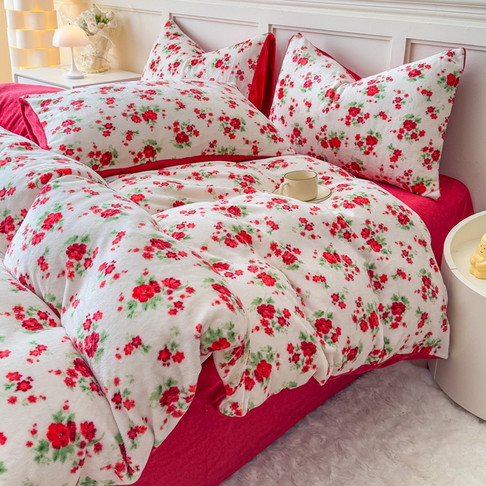 91家纺网 家纺一手货源 找家纺 仟岸家纺 2025新款牛奶绒印花四件套 花妖白