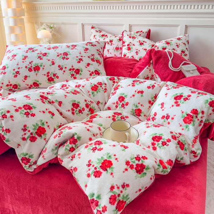 91家纺网 家纺一手货源 找家纺 仟岸家纺 2025新款牛奶绒印花四件套 花妖白