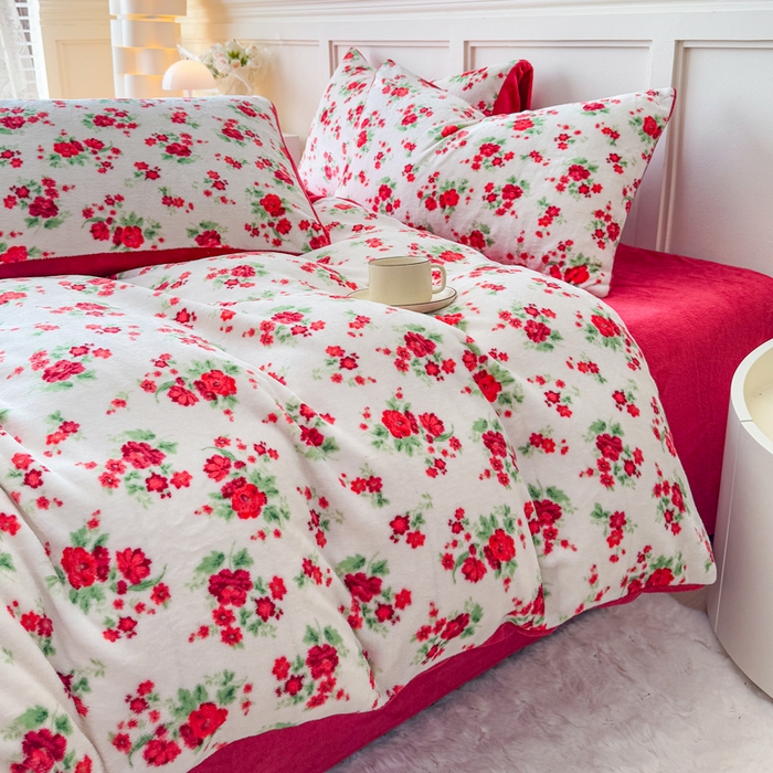 91家纺网 家纺一手货源 找家纺 仟岸家纺 2025新款牛奶绒印花四件套 花妖白