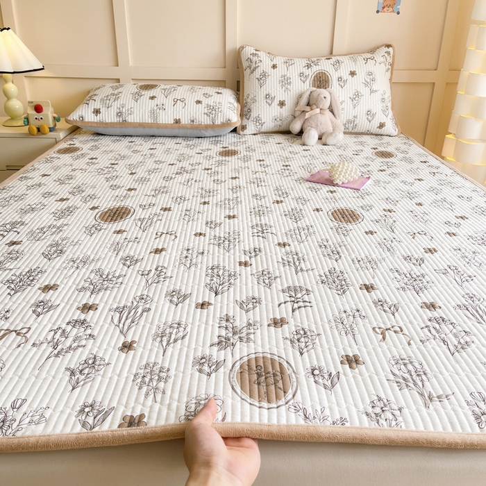 91家纺网 家纺一手货源 找家纺 LIFE.丽芙 2025新款A类四季可用A版全棉数码印花B版牛奶绒单件夹棉床褥垫三件套 床褥垫-芭提雅