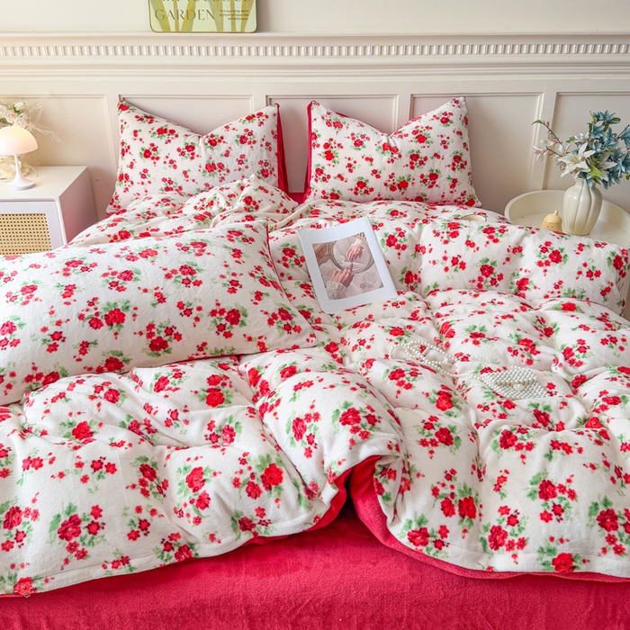 91家纺网 家纺一手货源 找家纺 仟岸家纺 2025新款牛奶绒印花四件套 花妖白