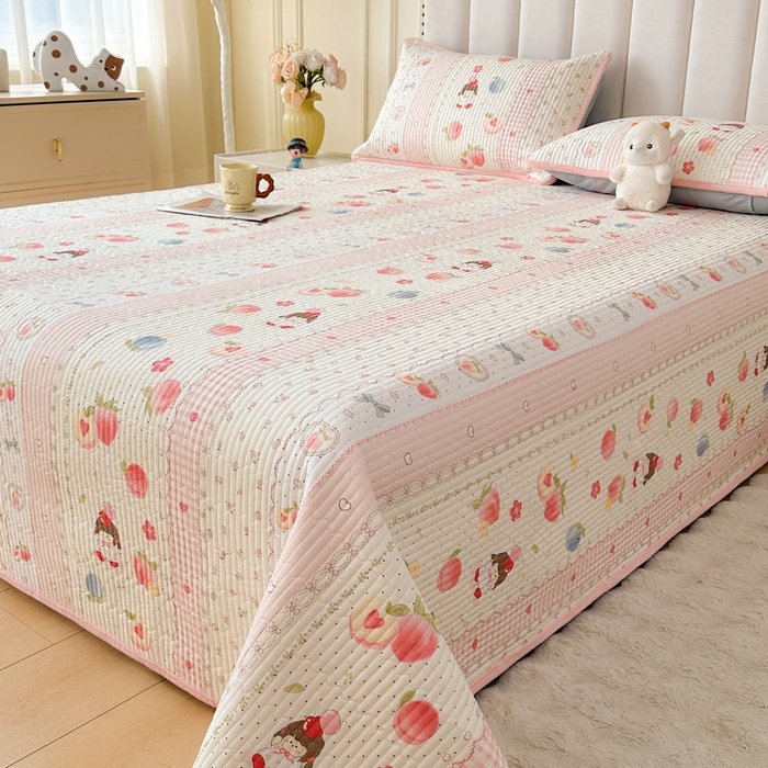 91家纺网 家纺一手货源 找家纺 LIFE.丽芙 2025新款A类四季可用A版全棉数码印花B版牛奶绒单件夹棉炕盖床盖三件套 床盖-爱心小妹