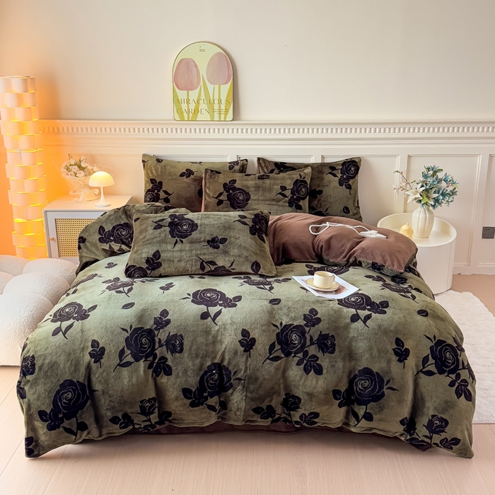 91家纺网 家纺一手货源 找家纺 仟岸家纺 2025新款牛奶绒印花四件套 花枝绿