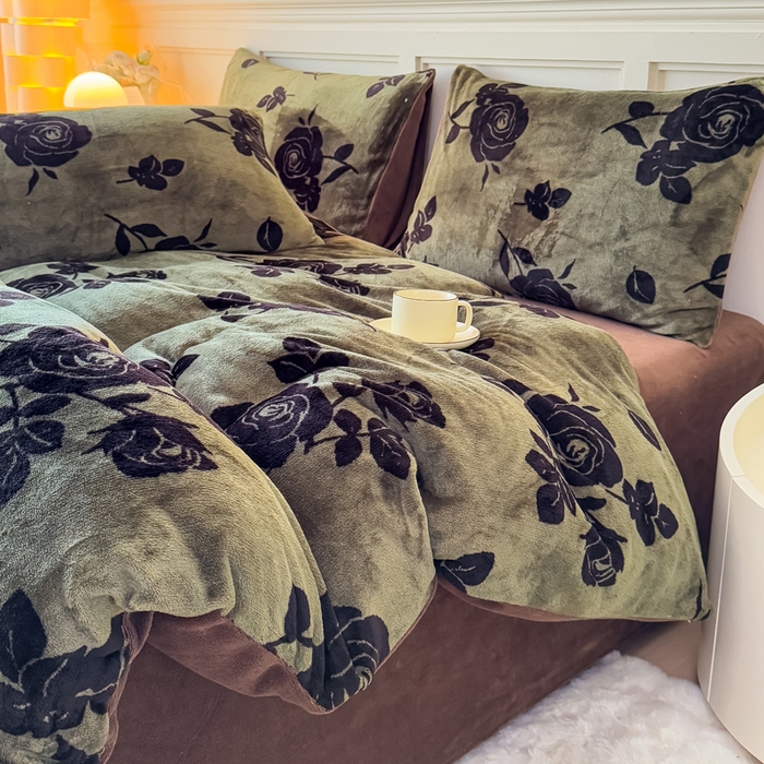 91家纺网 家纺一手货源 找家纺 仟岸家纺 2025新款牛奶绒印花四件套 花枝绿