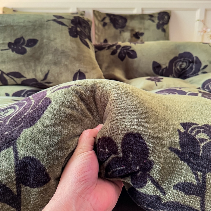 91家纺网 家纺一手货源 找家纺 仟岸家纺 2025新款牛奶绒印花四件套 花枝绿