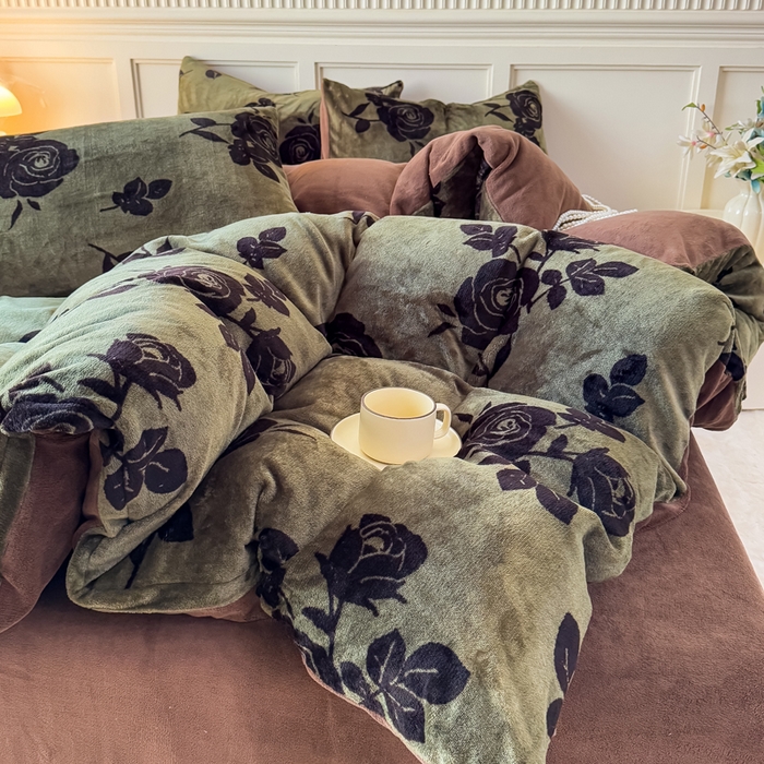 91家纺网 家纺一手货源 找家纺 仟岸家纺 2025新款牛奶绒印花四件套 花枝绿