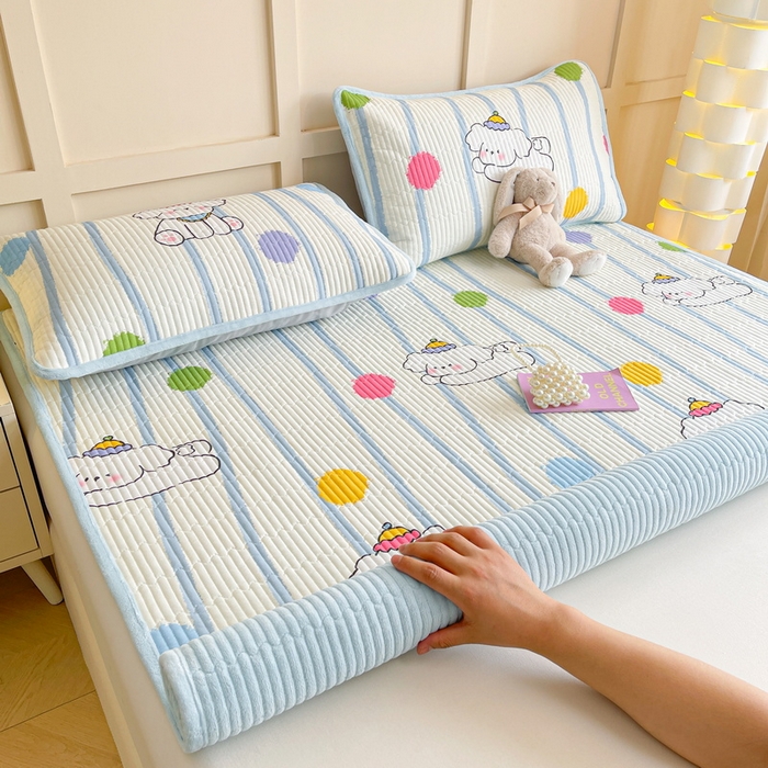 91家纺网 家纺一手货源 找家纺 LIFE.丽芙 2025新款A类四季可用A版全棉数码印花B版牛奶绒单件夹棉床褥垫三件套 床褥垫-乖狗狗