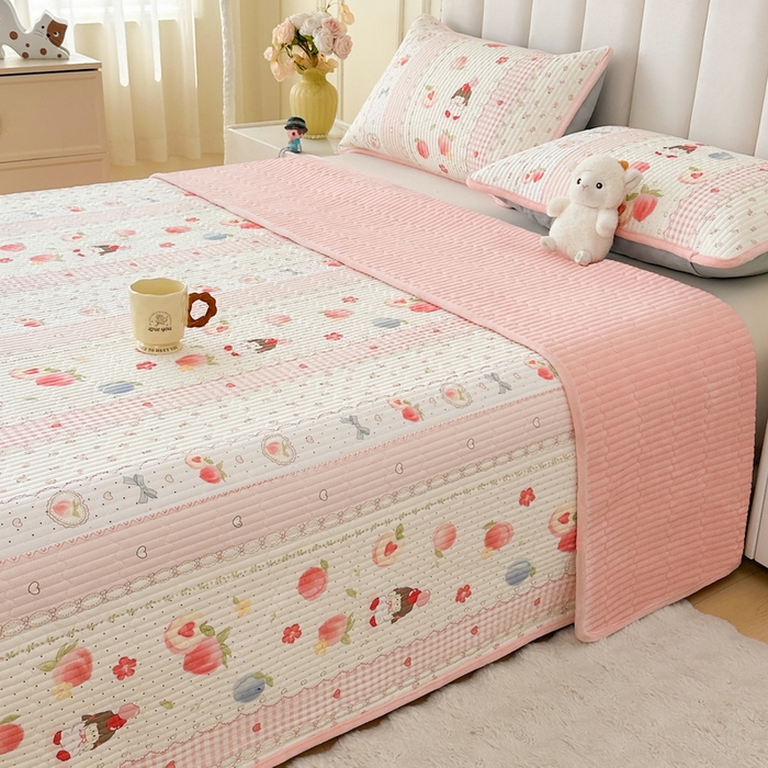 91家纺网 家纺一手货源 找家纺 LIFE.丽芙 2025新款A类四季可用A版全棉数码印花B版牛奶绒单件夹棉炕盖床盖三件套 床盖-爱心小妹