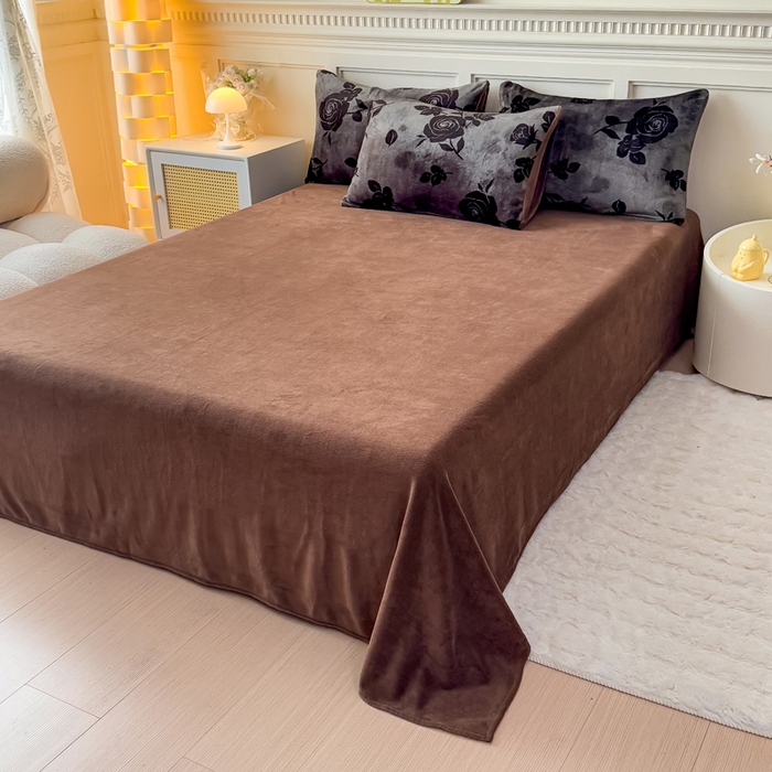 91家纺网 家纺一手货源 找家纺 仟岸家纺 2025新款牛奶绒印花四件套 玫瑰灰