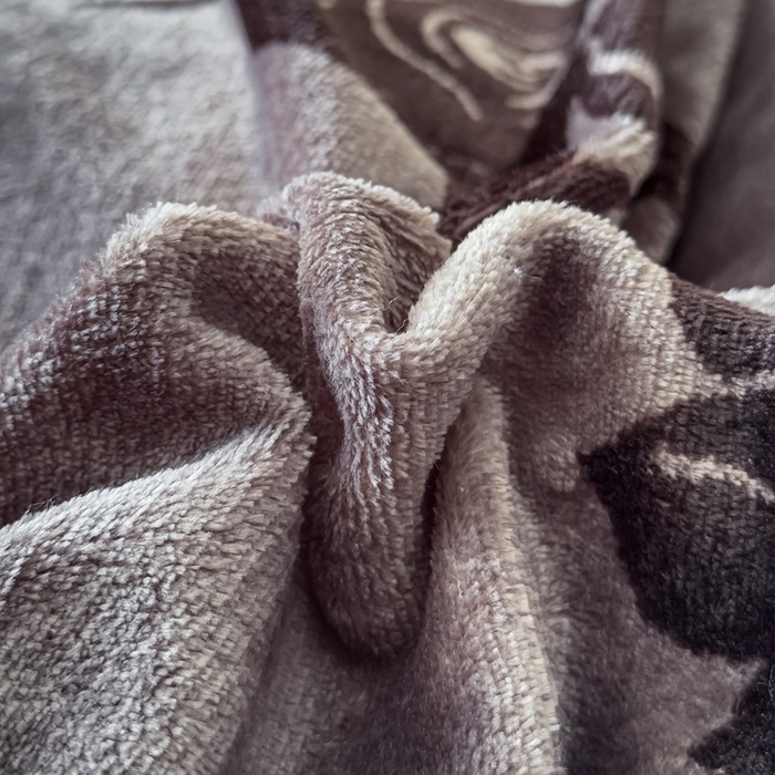 91家纺网 家纺一手货源 找家纺 仟岸家纺 2025新款牛奶绒印花四件套 玫瑰灰