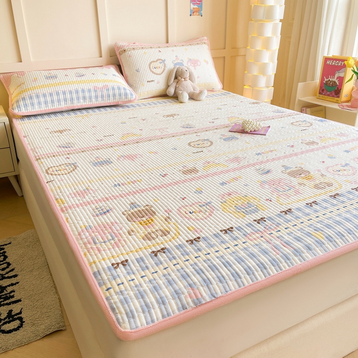 91家纺网 家纺一手货源 找家纺 LIFE.丽芙 2025新款A类四季可用A版全棉数码印花B版牛奶绒单件夹棉床褥垫三件套 床褥垫-乐园