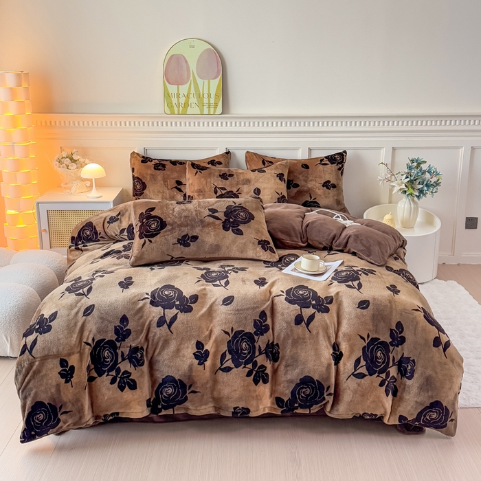 91家纺网 家纺一手货源 找家纺 仟岸家纺 2025新款牛奶绒印花四件套 玫瑰咖