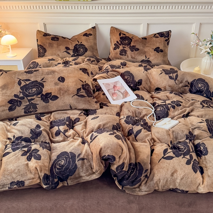 91家纺网 家纺一手货源 找家纺 仟岸家纺 2025新款牛奶绒印花四件套 玫瑰咖