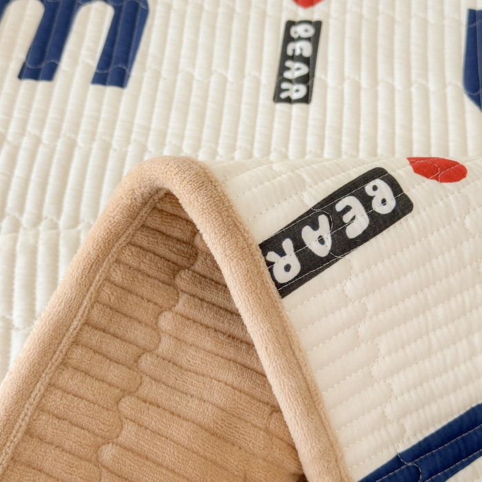 91家纺网 家纺一手货源 找家纺 LIFE.丽芙 2025新款A类四季可用A版全棉数码印花B版牛奶绒单件夹棉炕盖床盖三件套 床盖-妙妙熊