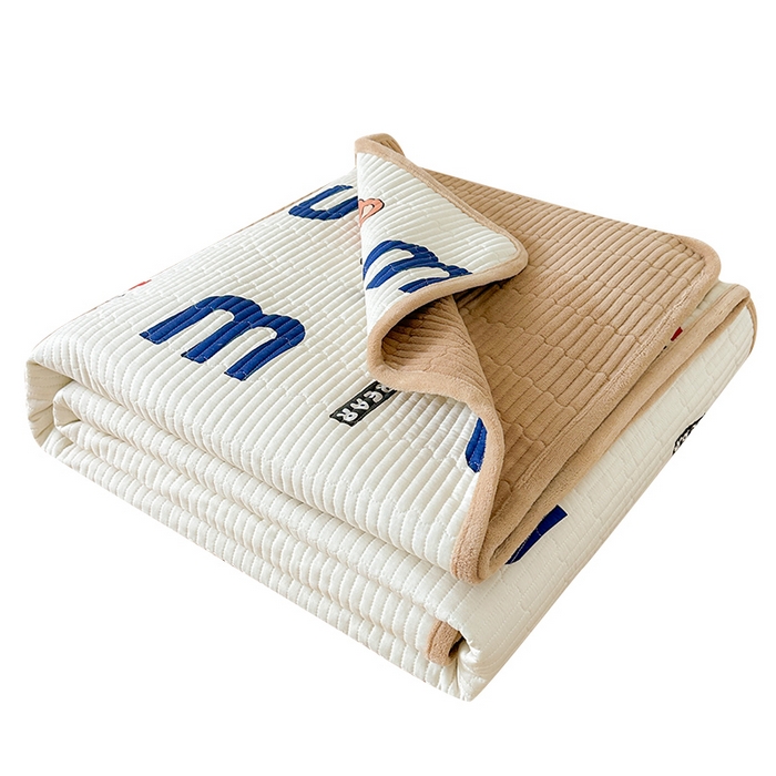 91家纺网 家纺一手货源 找家纺 LIFE.丽芙 2025新款A类四季可用A版全棉数码印花B版牛奶绒单件夹棉炕盖床盖三件套 床盖-妙妙熊