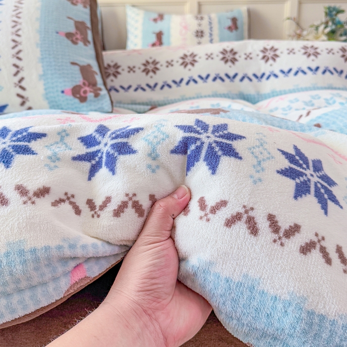 91家纺网 家纺一手货源 找家纺 仟岸家纺 2025新款牛奶绒印花四件套 顽皮狗