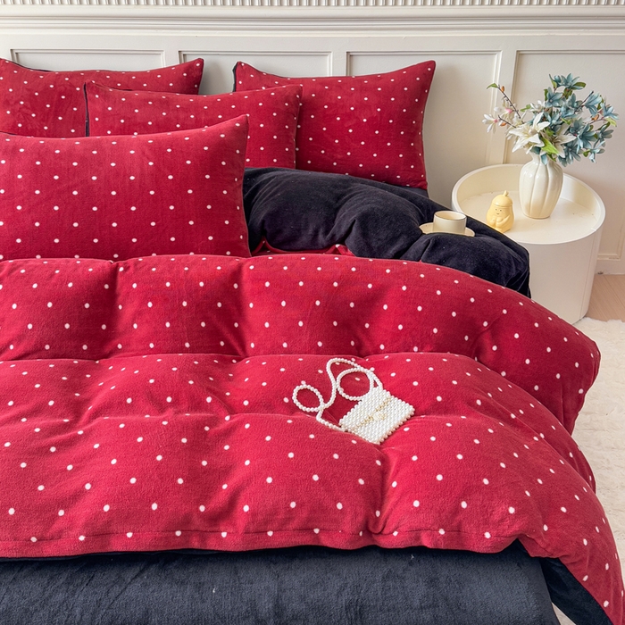 91家纺网 家纺一手货源 找家纺 仟岸家纺 2025新款牛奶绒印花四件套 小点点