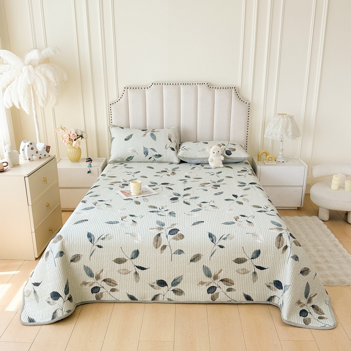 91家纺网 家纺一手货源 找家纺 LIFE.丽芙 2025新款A类四季可用A版全棉数码印花B版牛奶绒单件夹棉炕盖床盖三件套 床盖-叶纷飞