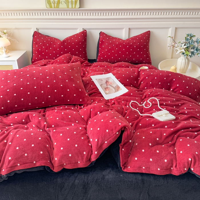 91家纺网 家纺一手货源 找家纺 仟岸家纺 2025新款牛奶绒印花四件套 小点点