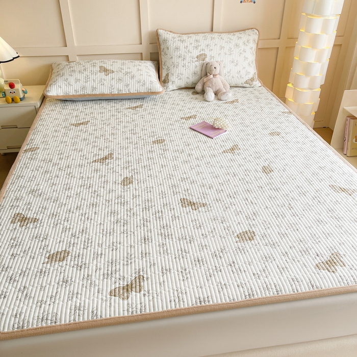 91家纺网 家纺一手货源 找家纺 LIFE.丽芙 2025新款A类四季可用A版全棉数码印花B版牛奶绒单件夹棉床褥垫三件套 床褥垫-蝶舞-咖