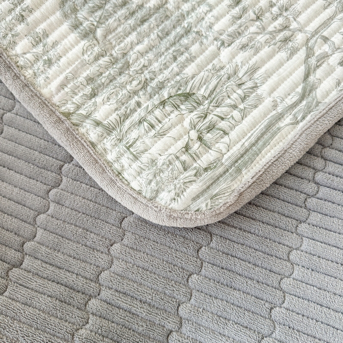 91家纺网 家纺一手货源 找家纺 LIFE.丽芙 2025新款A类四季可用A版全棉数码印花B版牛奶绒单件夹棉炕盖床盖三件套 床盖-秋韵