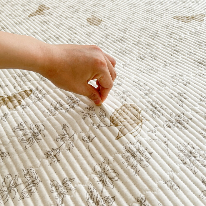 91家纺网 家纺一手货源 找家纺 LIFE.丽芙 2025新款A类四季可用A版全棉数码印花B版牛奶绒单件夹棉床褥垫三件套 床褥垫-蝶舞-咖