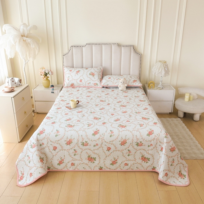 91家纺网 家纺一手货源 找家纺 LIFE.丽芙 2025新款A类四季可用A版全棉数码印花B版牛奶绒单件夹棉炕盖床盖三件套 床盖-花锦