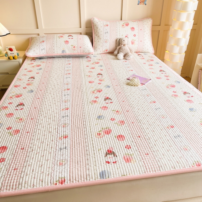 91家纺网 家纺一手货源 找家纺 LIFE.丽芙 2025新款A类四季可用A版全棉数码印花B版牛奶绒单件夹棉床褥垫三件套 床褥垫-爱心小妹