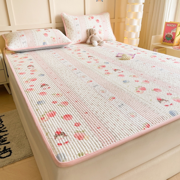 91家纺网 家纺一手货源 找家纺 LIFE.丽芙 2025新款A类四季可用A版全棉数码印花B版牛奶绒单件夹棉床褥垫三件套 床褥垫-爱心小妹