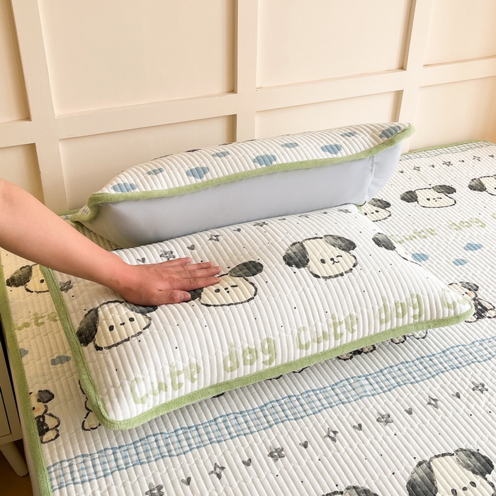 91家纺网 家纺一手货源 找家纺 LIFE.丽芙 2025新款A类四季可用A版全棉数码印花B版牛奶绒单件夹棉床褥垫三件套 床褥垫-调皮狗狗