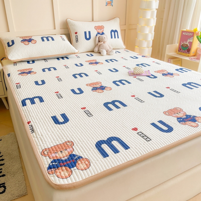 91家纺网 家纺一手货源 找家纺 LIFE.丽芙 2025新款A类四季可用A版全棉数码印花B版牛奶绒单件夹棉床褥垫三件套 床褥垫-妙妙熊