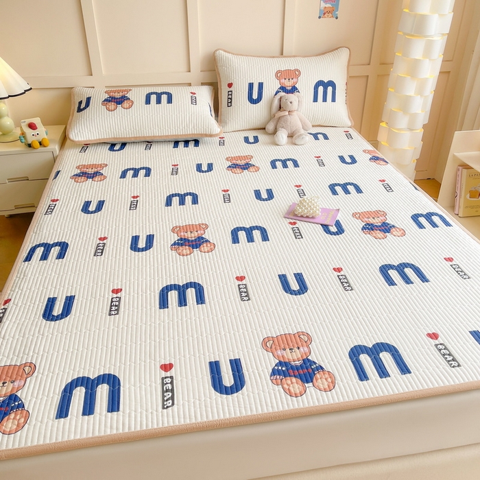 91家纺网 家纺一手货源 找家纺 LIFE.丽芙 2025新款A类四季可用A版全棉数码印花B版牛奶绒单件夹棉床褥垫三件套 床褥垫-妙妙熊